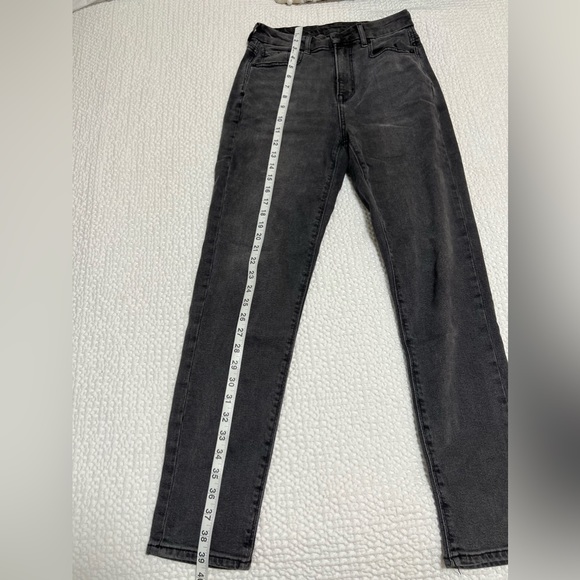 American Eagle Mom Jeans - Picture 7 of 9